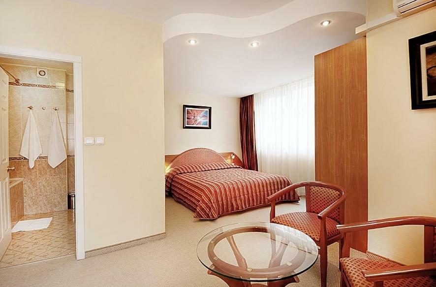 House 3*