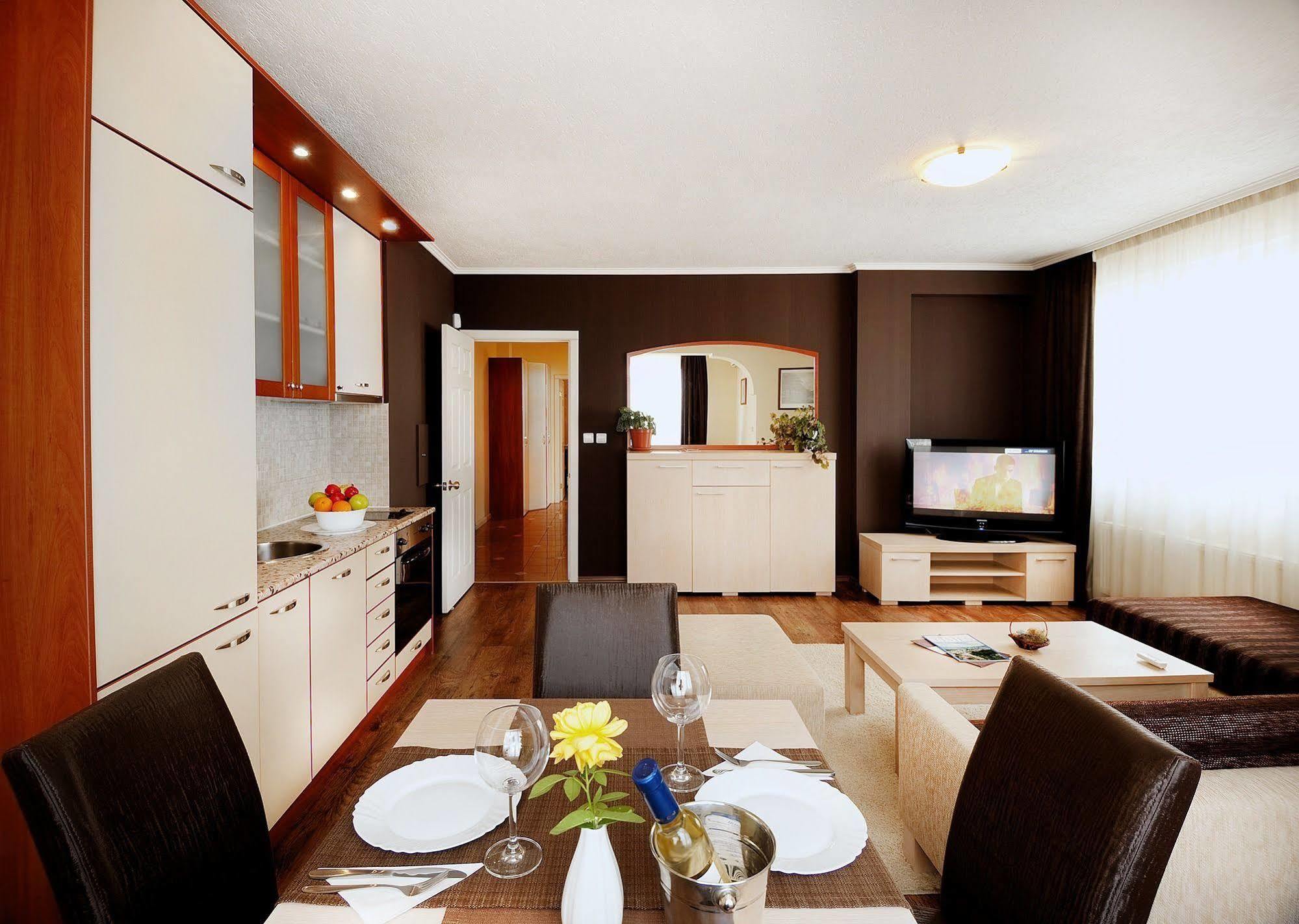 Aparthotel House 3*