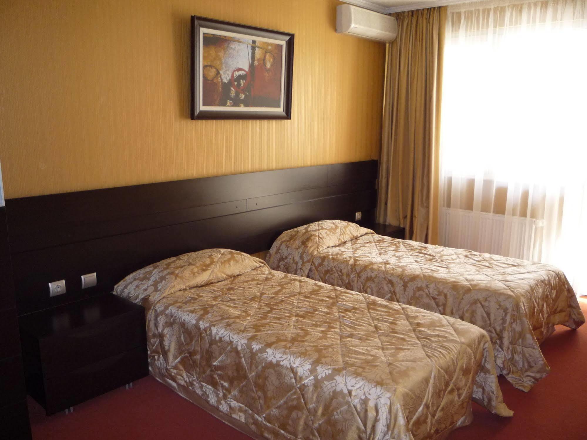 House Aparthotel 3*