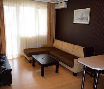 House Aparthotel
