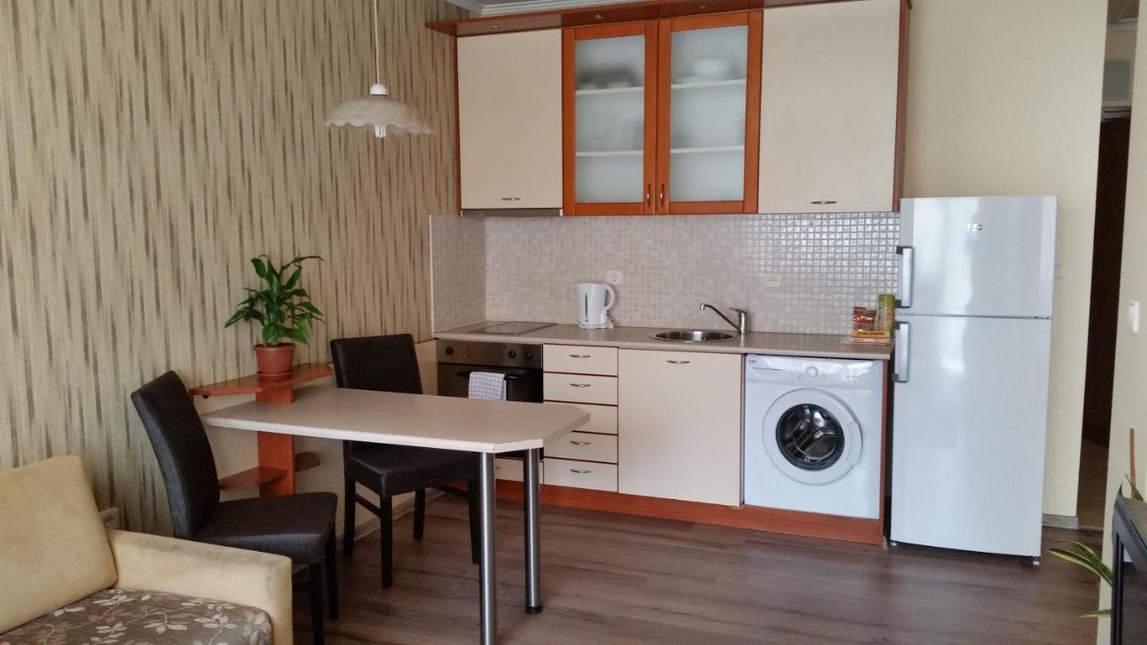 House Aparthotel 3*